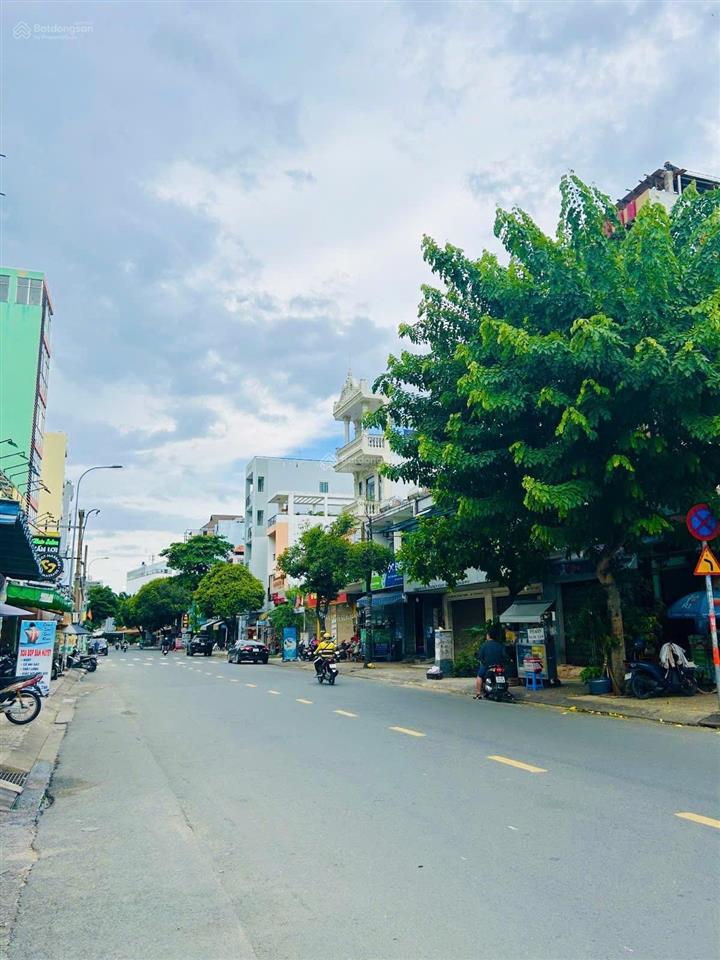 Giảm 5 tỷ  góc 2 mặt tiền tân hương (8.1x22m) 3 tầng  làm vp cty, kinh doanh  37 tỷ tl