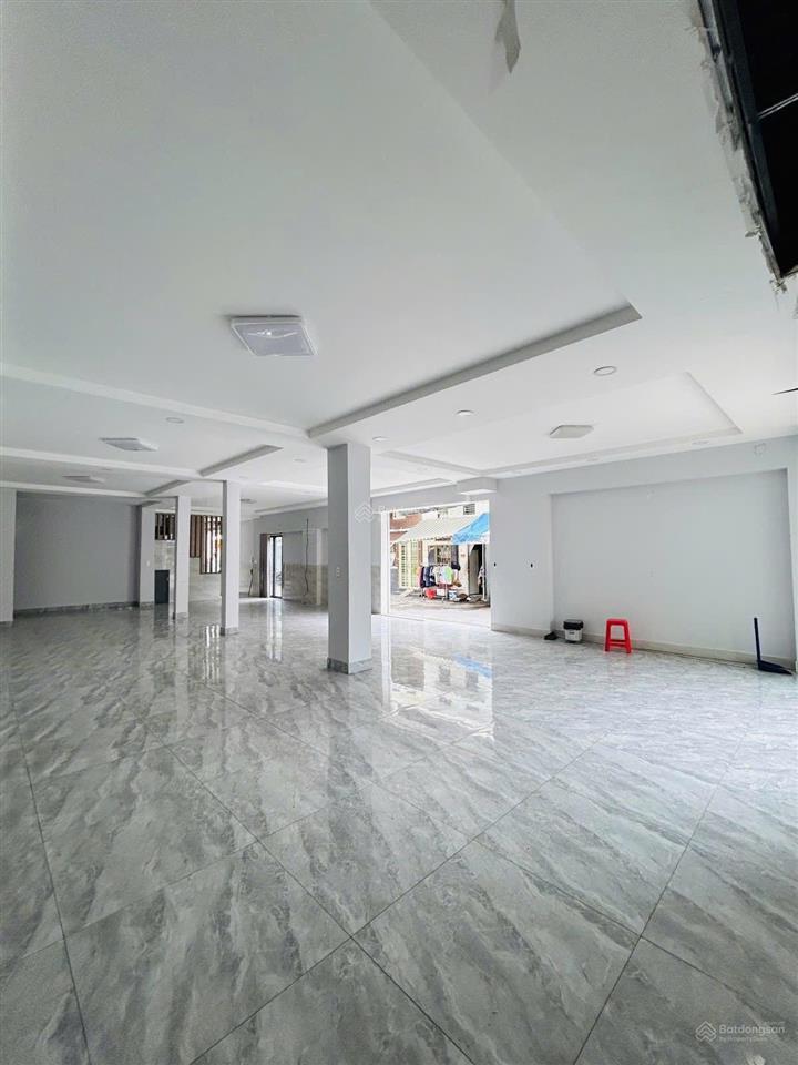 Giảm 5 tỷ  góc 2 mặt tiền tân hương (8.1x22m) 3 tầng  làm vp cty, kinh doanh  37 tỷ tl