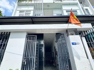 Chdv thống nhất 28 phòng  195m2 ( 9x22m ) 5 tầng hẻm ô tô  dòng tiền 1.2tỷ/năm   0901 222 ***