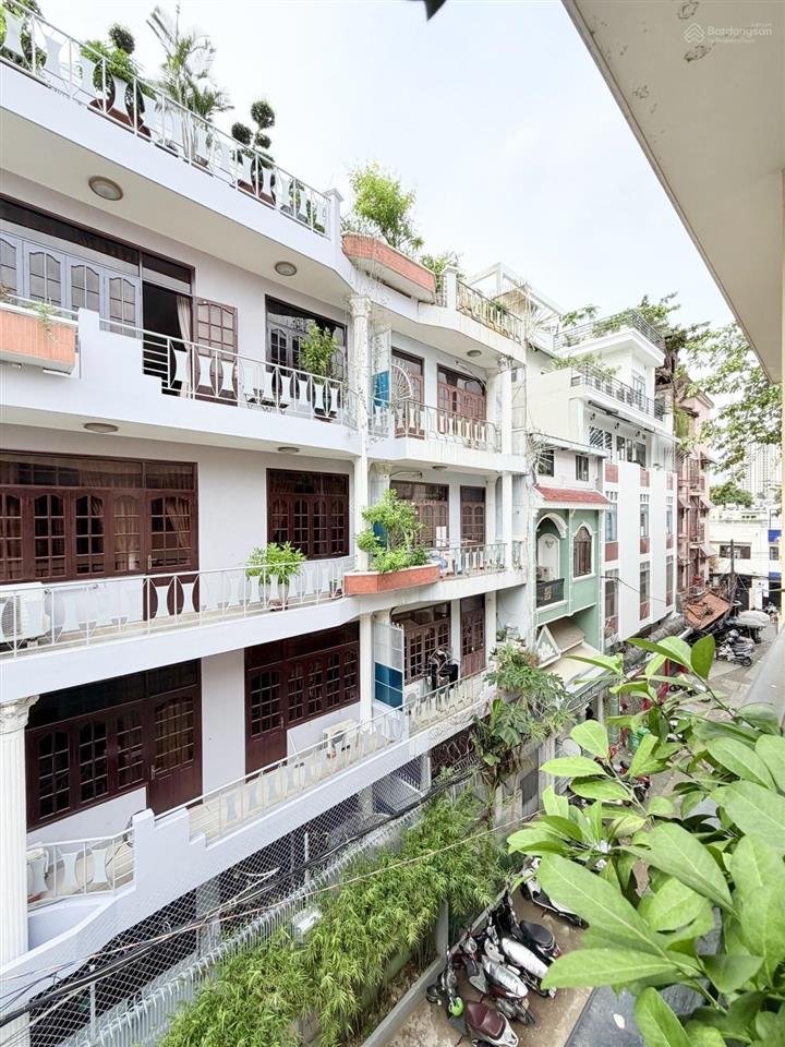 Biệt thự hẻm 8m "hoàng dư khương" q10  185m2 (8x22m) 3 tầng  một trục ra mặt tiền
