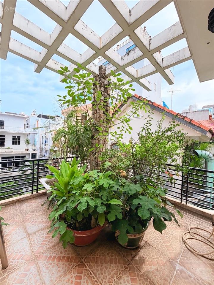 Biệt thự hẻm 8m "hoàng dư khương" q10  185m2 (8x22m) 3 tầng  một trục ra mặt tiền