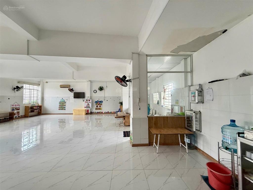 Mặt tiền kd quốc lộ 13  500m2 (11x40m) 5 tầng  kd đa ngành nghề  chào 54 tỷ tl