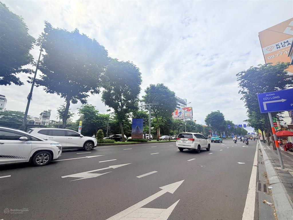 Mặt tiền 450m2 ngay "trường sơn" đối diện sân bay  13x35m  gpxd xây 12 tầng hầm