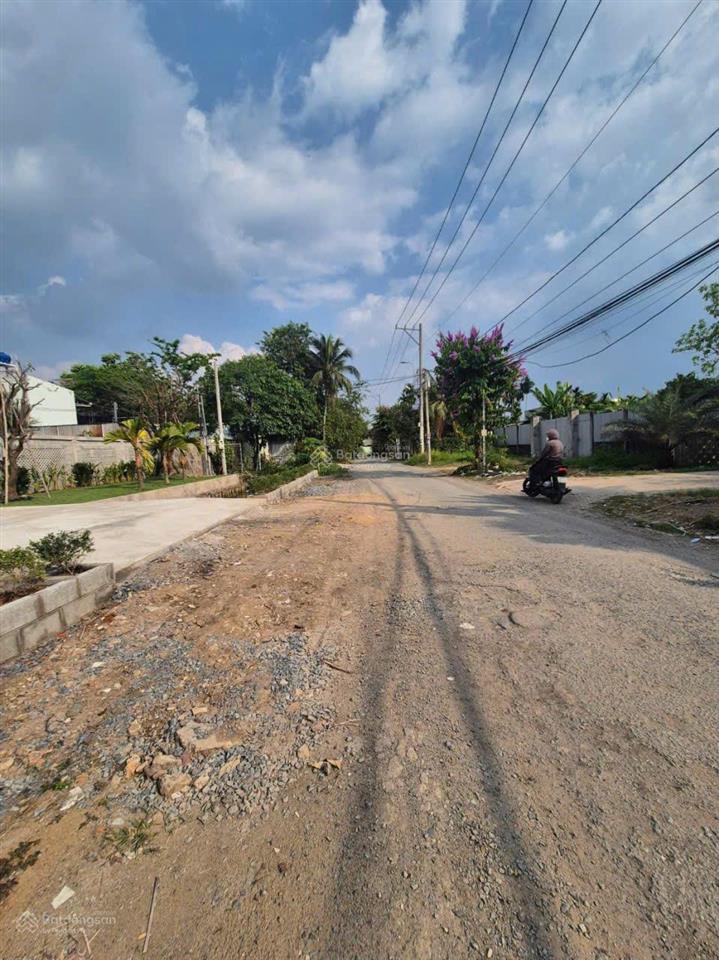 Xưởng hoàn công nhị bình  hóc môn dt 24.5x45m, đường 8m xe tải, full pháp lý, vào hoạt động ngay
