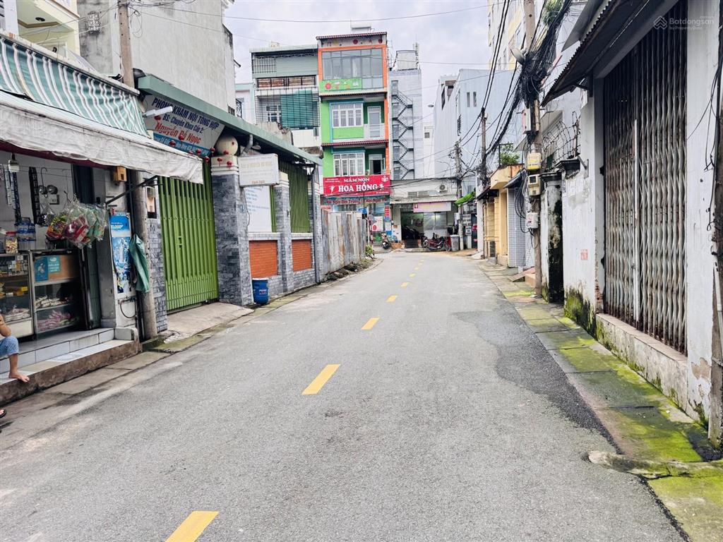 Bán đất tặng dãy trọ bình chiểu  dt 180m²  ngang 7m  xe hơi đỗ cửa dòng tiền sẵn  giá 10.8 tỷ