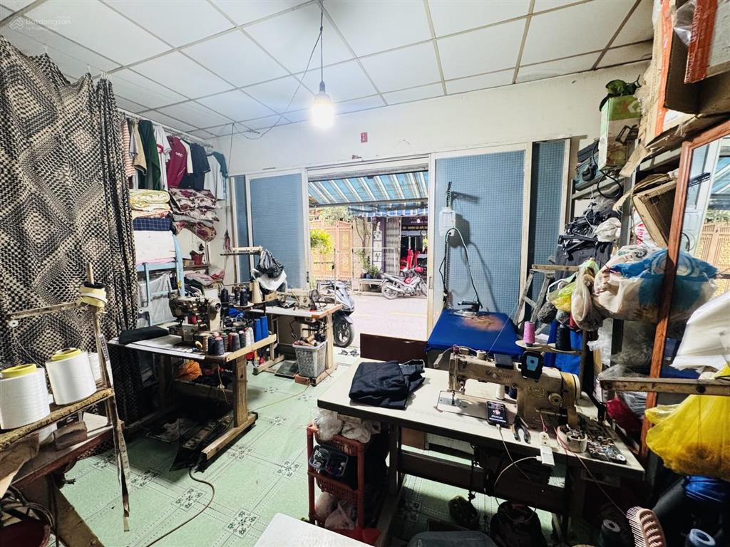 Bán đất tặng dãy trọ bình chiểu  dt 180m²  ngang 7m  xe hơi đỗ cửa dòng tiền sẵn  giá 10.8 tỷ