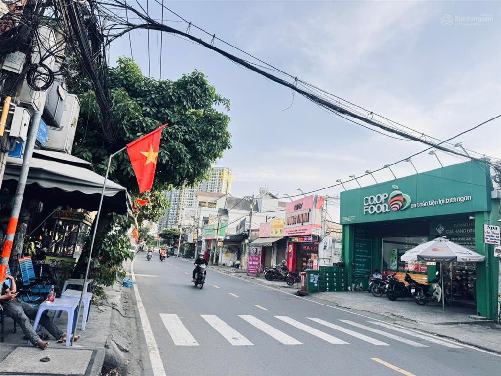 Bán đất tặng dãy trọ bình chiểu  dt 180m²  ngang 7m  xe hơi đỗ cửa dòng tiền sẵn  giá 10.8 tỷ