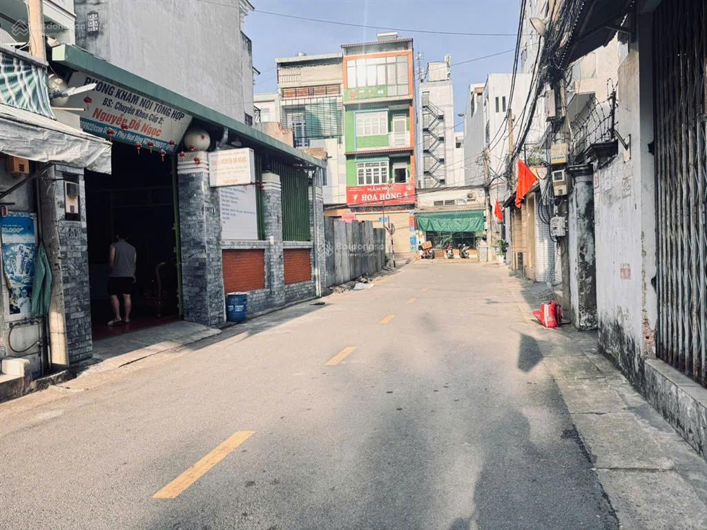 Bán đất tặng dãy trọ bình chiểu  dt 180m²  ngang 7m  xe hơi đỗ cửa dòng tiền sẵn  giá 10.8 tỷ