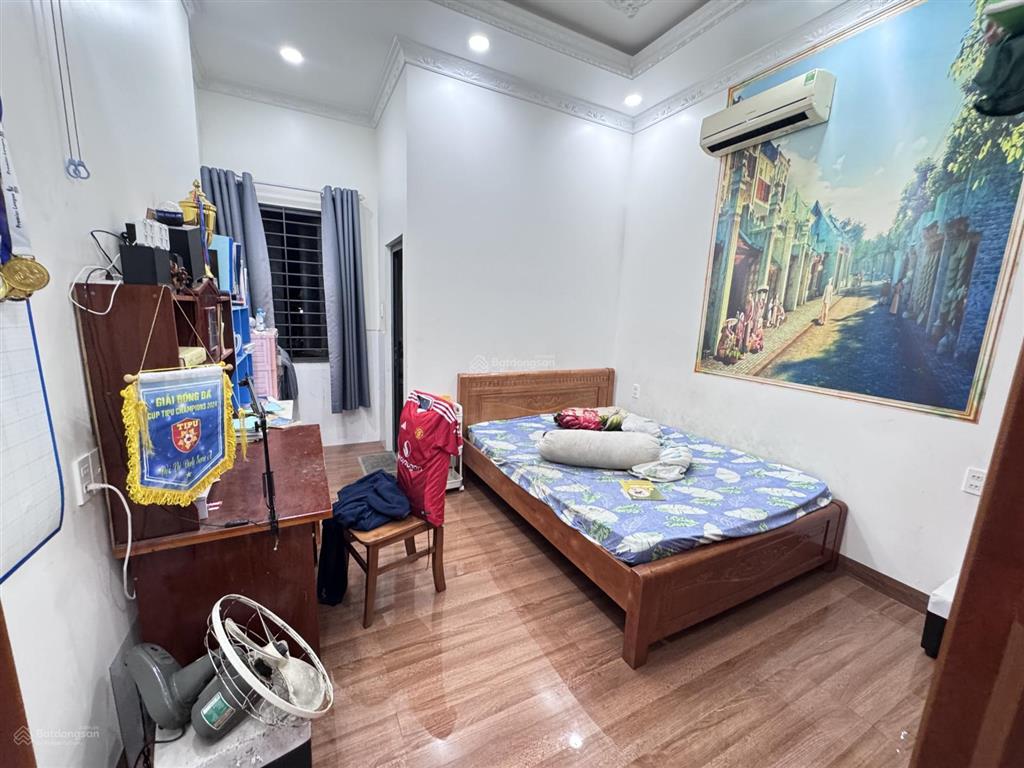 Nhà hai mặt tiền hai bà trưng dĩ an | 315m | ngang 8m | 20 tỷ
