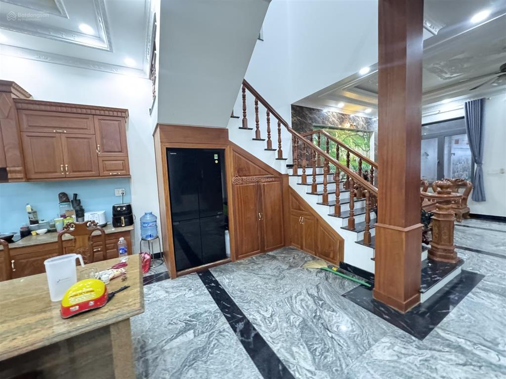 Nhà hai mặt tiền hai bà trưng dĩ an | 315m | ngang 8m | 20 tỷ