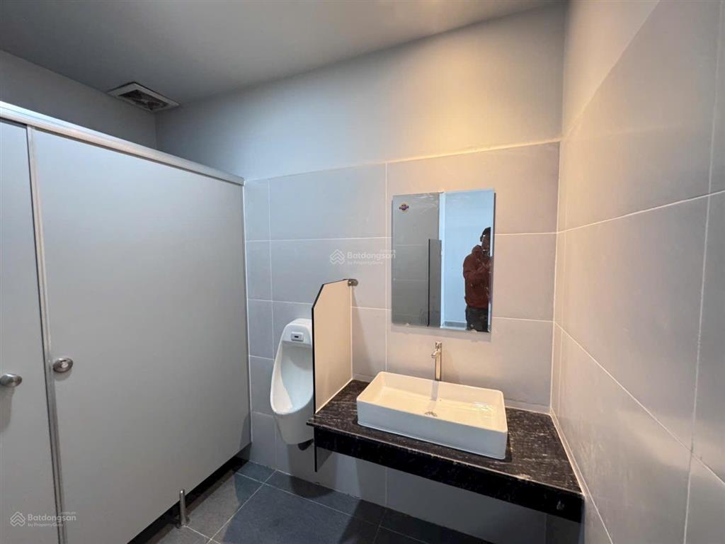 Nhà phố góc 3 mặt tiền dĩ an  dt 132m²  5 tầng thang máy sát tp.hcm  hợp kinh doanh  giá 17 tỷ