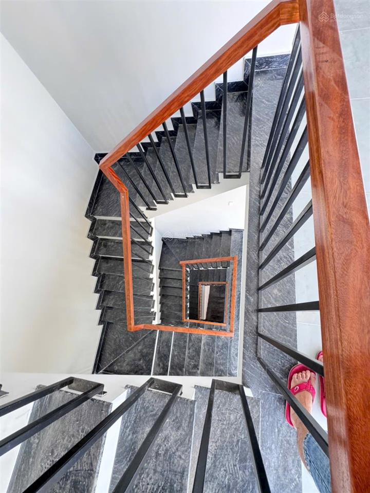 Nhà phố góc 3 mặt tiền dĩ an  dt 132m²  5 tầng thang máy sát tp.hcm  hợp kinh doanh  giá 17 tỷ