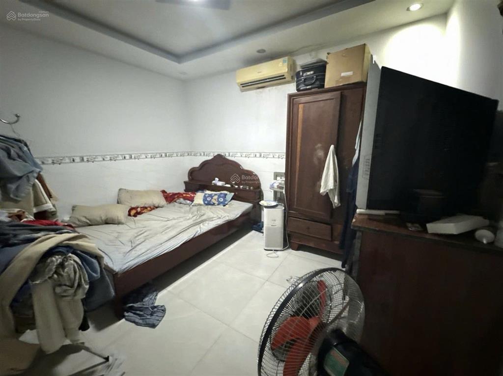 Hàng ngộp chủ gửi bán gấp  nhà 2 mt ô tô  130.7m2 odt