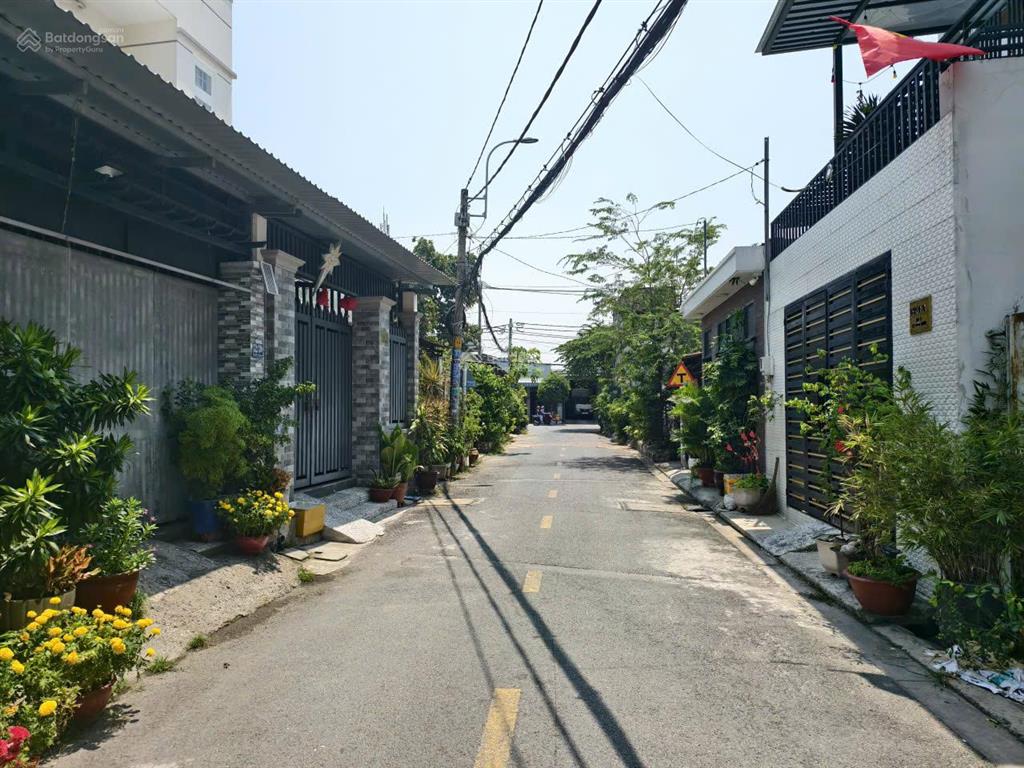Hàng ngộp chủ gửi bán gấp  nhà 2 mt ô tô  130.7m2 odt