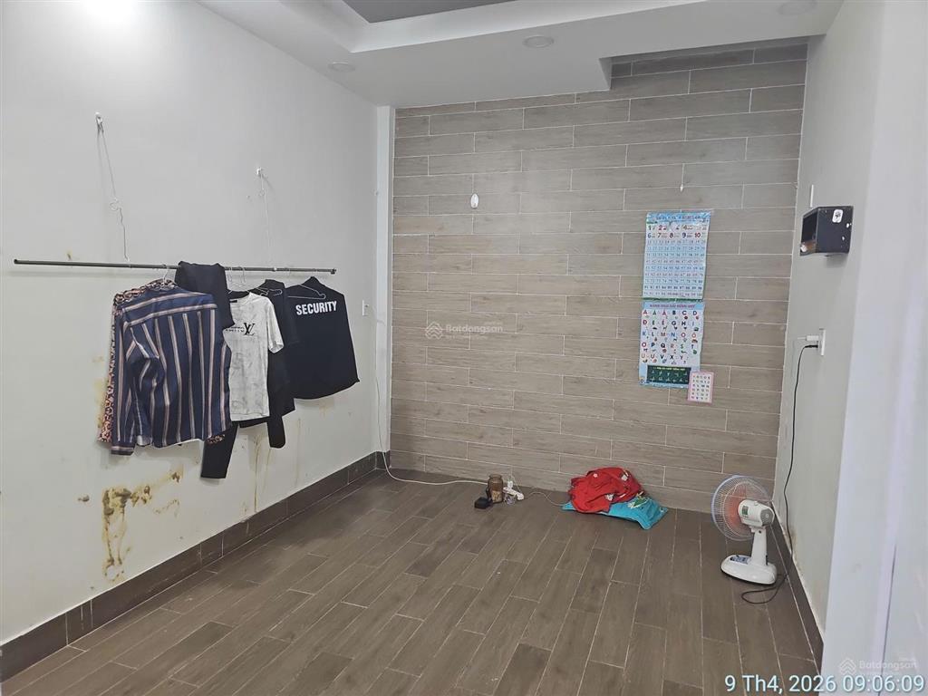 Thanh lý nhà 2t  55m2  hxh  ngang 5,3m rộng thoáng.