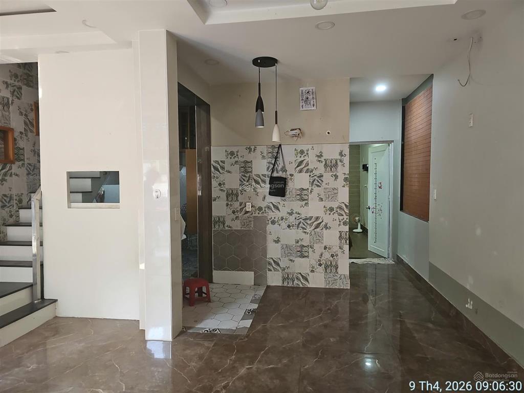 Thanh lý nhà 2t  55m2  hxh  ngang 5,3m rộng thoáng.