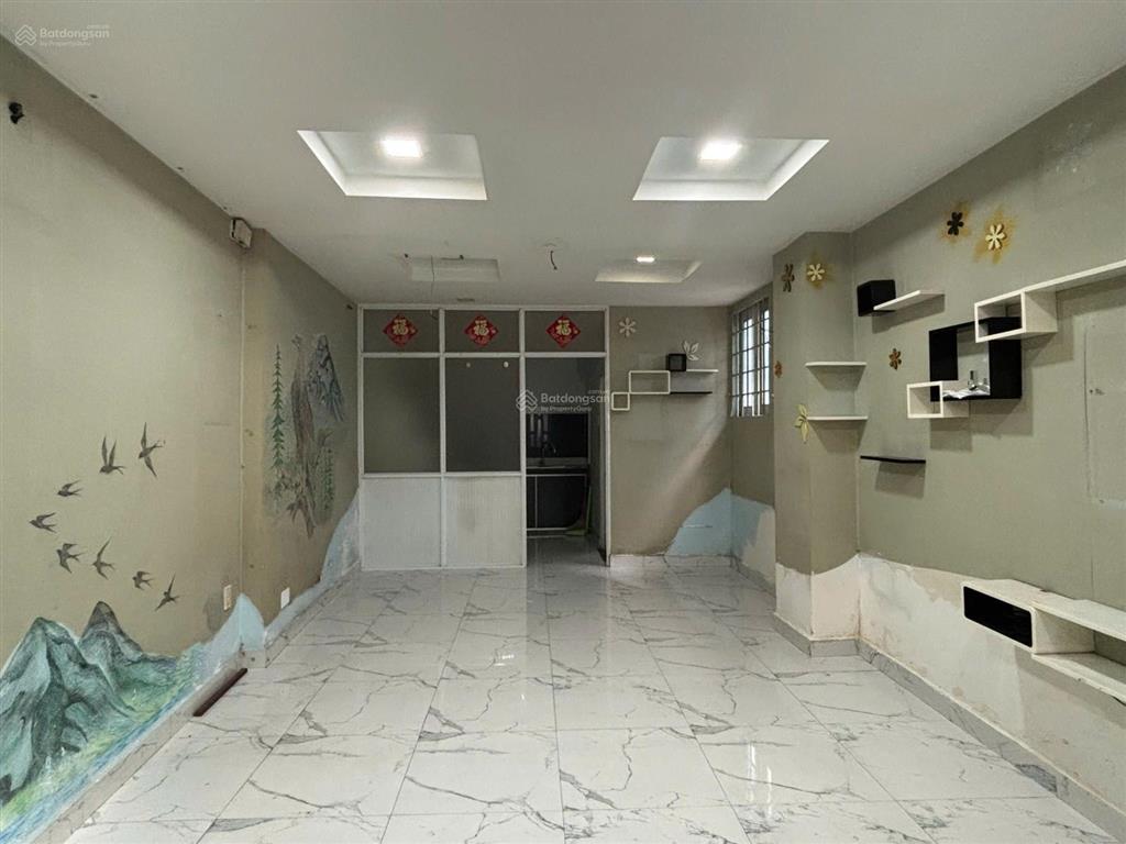 Nhà 3t kiên cố  sd hơn 100m² đường 3/2. giá chỉ 5,5 tỷ
