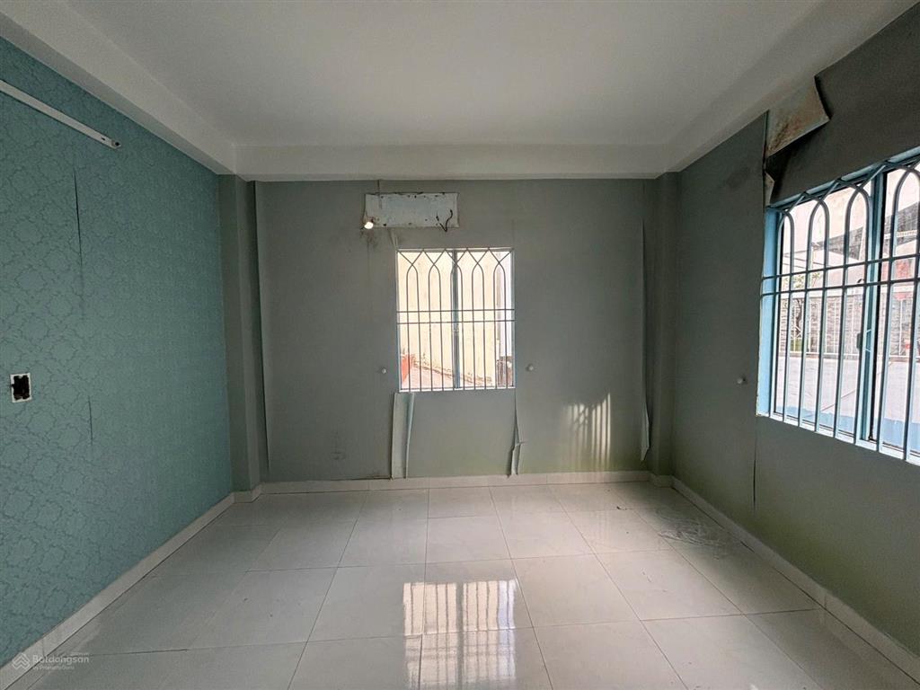 Nhà 3t kiên cố  sd hơn 100m² đường 3/2. giá chỉ 5,5 tỷ