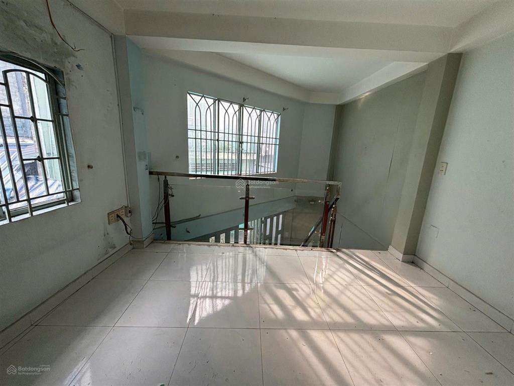 Nhà 3t góc 2 mt hẻm chỉ vài m ra đường 3/2