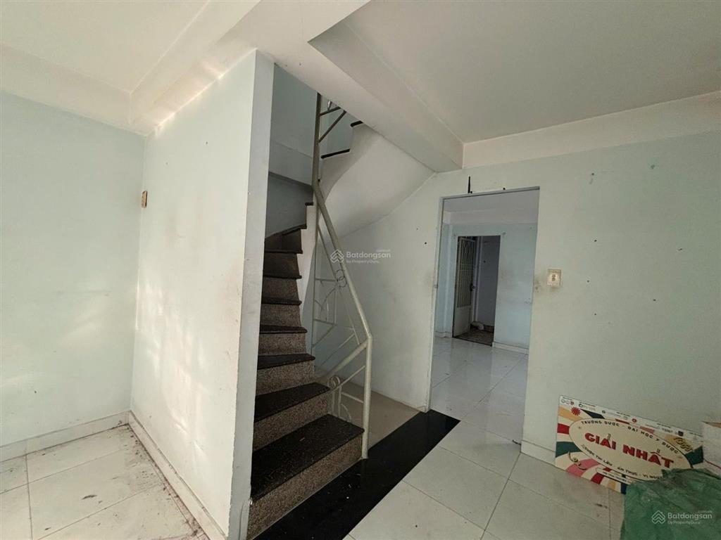Nhà 3t góc 2 mt hẻm chỉ vài m ra đường 3/2