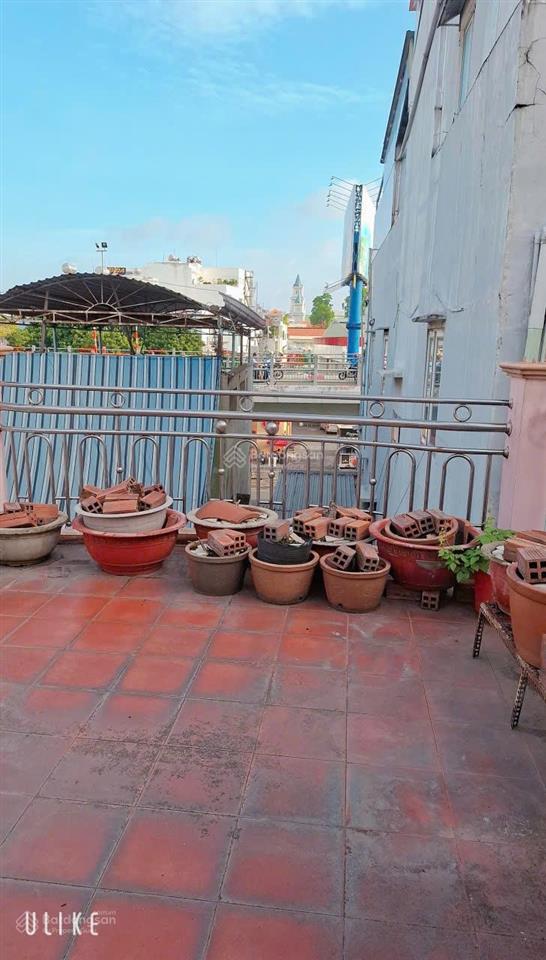 Nhà c3 tt quận 10  43,5m² trệt + lầu + sân thượng  chỉ vài mét ra tới 3/2