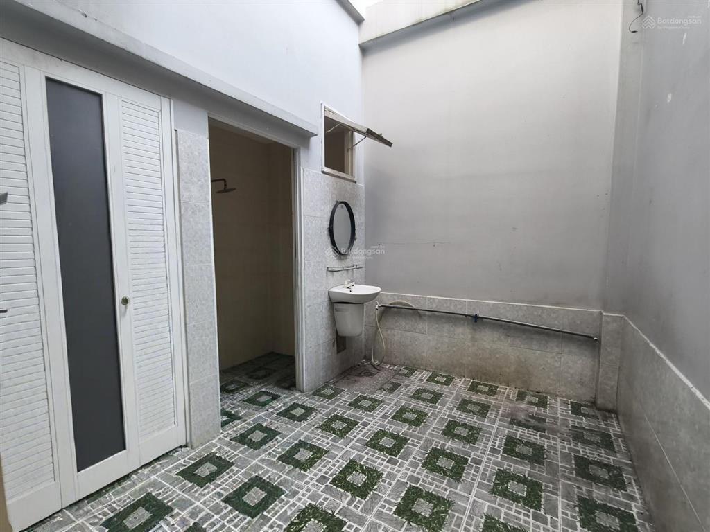 Bán 2t 68m2 xây dựng kiên cố kdc đồng bộ  cạnh kcn sóng thần