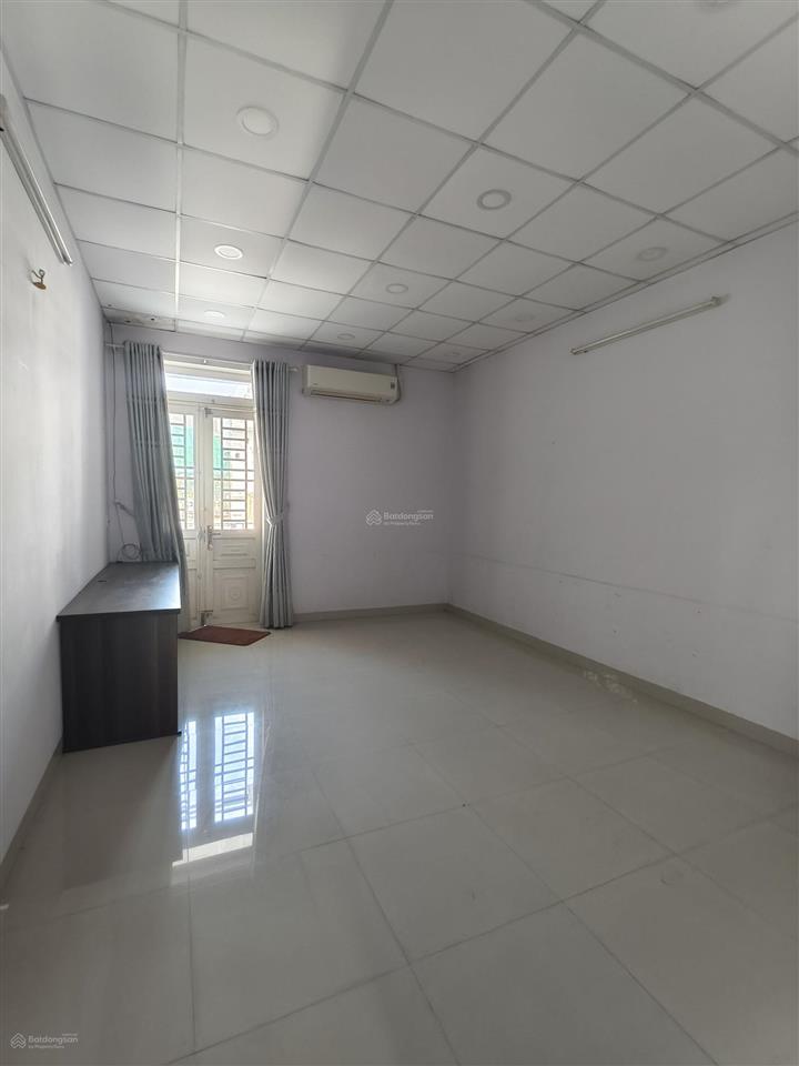 Bán 2t 68m2 xây dựng kiên cố kdc đồng bộ  cạnh kcn sóng thần