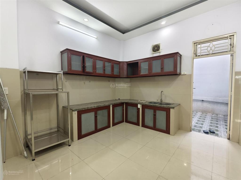 Bán 2t 68m2 xây dựng kiên cố kdc đồng bộ  cạnh kcn sóng thần