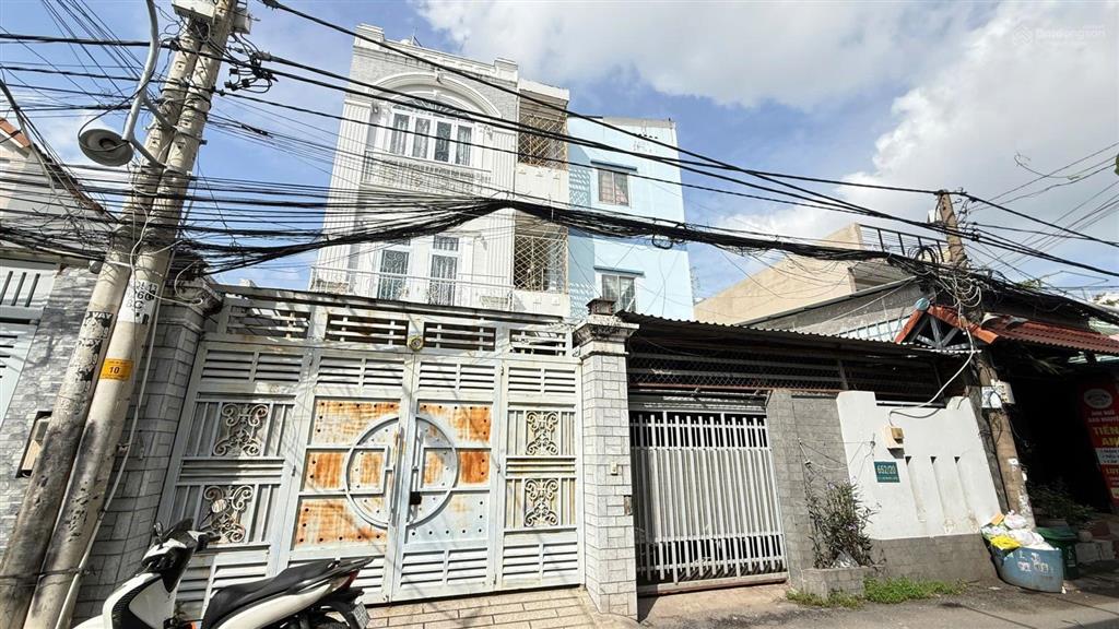 Nhà 3 tầng 215m2  14 phòng cho thuê tại hiệp bình phước