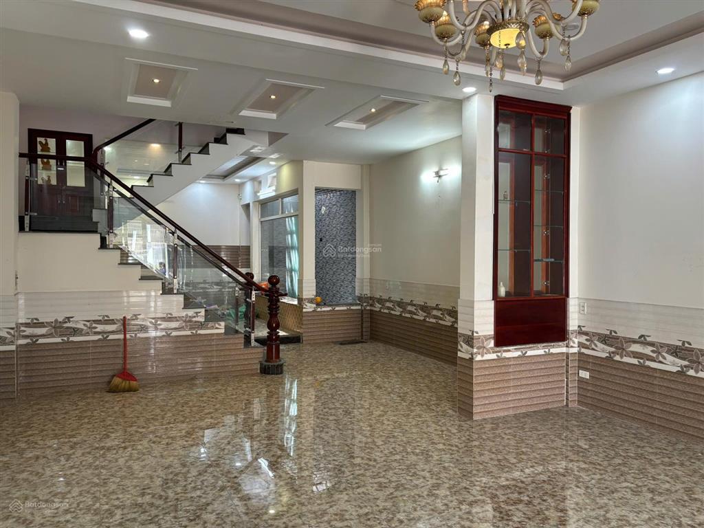 Xử lý nhanh nhà 89.3m2 ngang 6m  đường ô tô  nhà siêu kiên cố