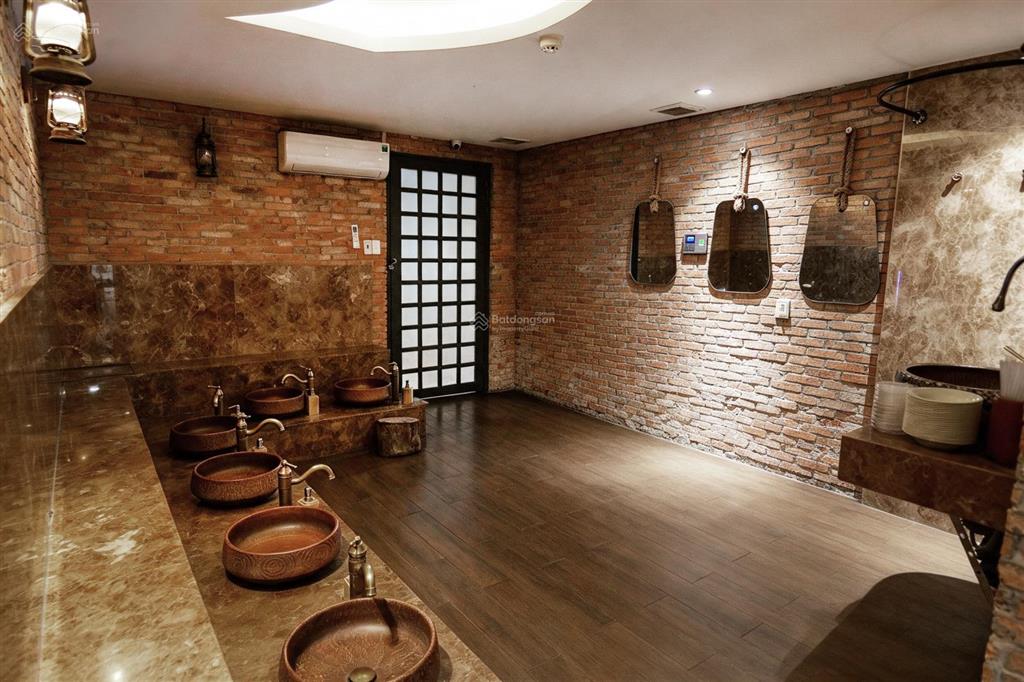 Tòa nhà 5 tầng mặt tiền calmette, bến thành q1  full setup spa hạng sang  vào kinh doanh ngay