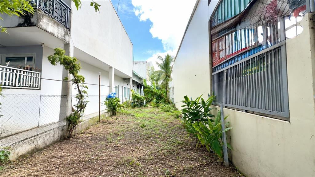 Thanh lý tài sản 100m2 đất hxh tại long trườngsổ vuông vứckhông lỗi phong thủy