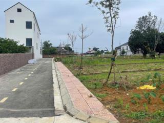 Trục chính phú cát 105,2m2 đất gần nhà máy in tiền, gần công nghệ cao, trụ sở hành chính