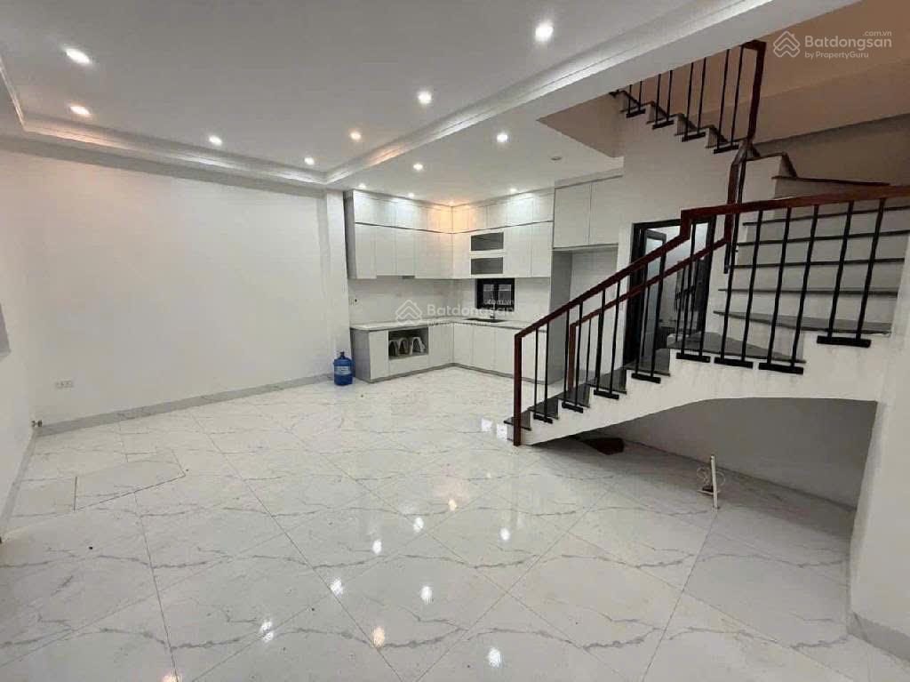 Bán nhà dân xây 3 thoáng chỉ 4 tỷ8 42m² cách 3 nhà ra ô tô 24/24. gần phố xốm đại học đại nam,