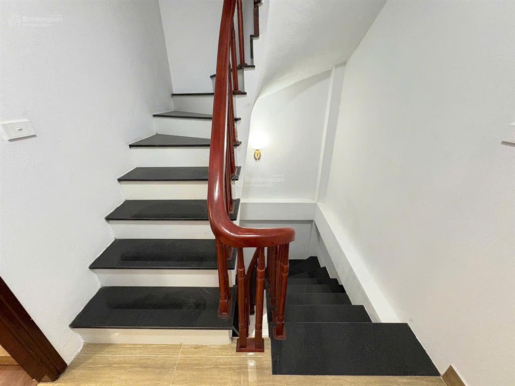 Bán nhà hà đông gần phố bà triệu, 34m2 5 tầng  giá chỉ 7.56tỷ nội thất đẹp, thoáng sáng, trung tâm