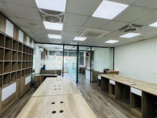 Bán gấp tòa nhà 2 mặt phố cầu giấy, ô tô tránh, mặt tiền rộng kd cực tốt, dành cho giới đẳng cấp