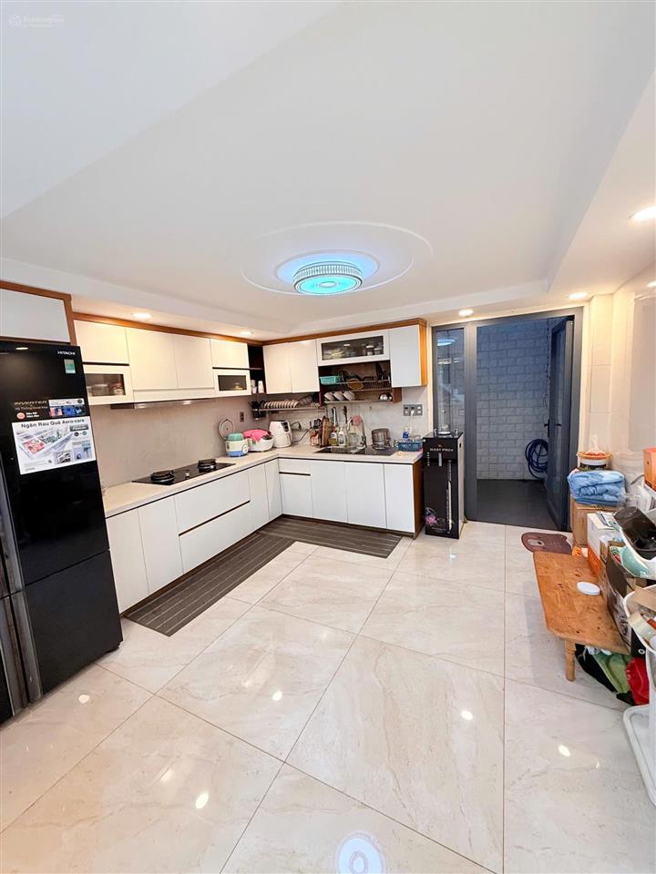 Chính chủ cần bán nhà đẹp, giá rẻ, khu dân cư an ninh, gần đường trường chinh, q.tân bình