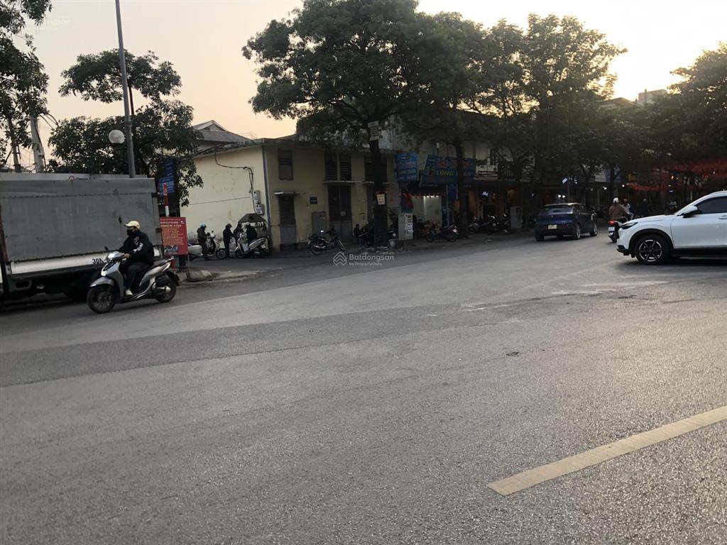 Bán đất bồ đề chính chủ vài bước chân ra hồ, view hồ