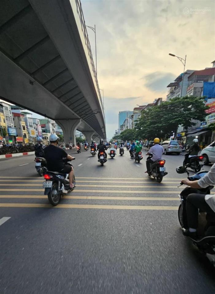 Bán nhà 4 tầng hoàng ngư tiếp, diện tích 95m2, mt 6,5 mét, vỉa hừ 3 mết, đường 7 mét, kinh doanh gi