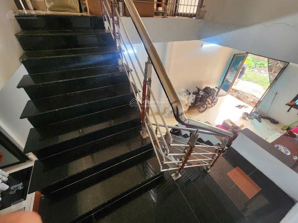 Bán nhà 4 tầng hoàng ngư tiếp, diện tích 95m2, mt 6,5 mét, vỉa hừ 3 mết, đường 7 mét, kinh doanh gi