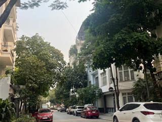 Bán mặt phố nguyễn thái học, 1300 mét, nhà 11 tầng, mat tiền 25 mét, kinh doanh bất chấp giá 1,420