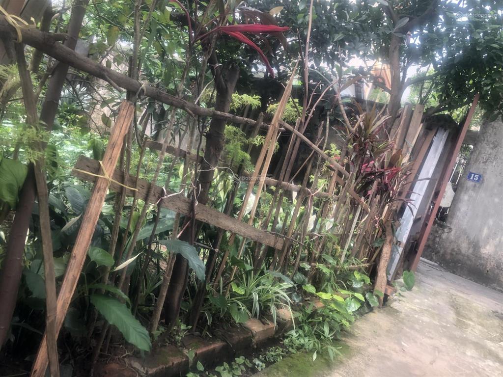 Cần bán mảnh đất 201m, mt 18 mét chia được 4 lô, hàng của cô họ giá chỉ 35,5 tỷ gia lộc nhỏ thui ạ