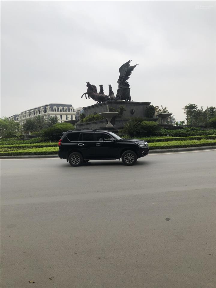 Anh họ mình cần bán nhà hc golden nhà 8 tầng, đẹp từng chi tiết nội thất đẹp như hoa hậu
