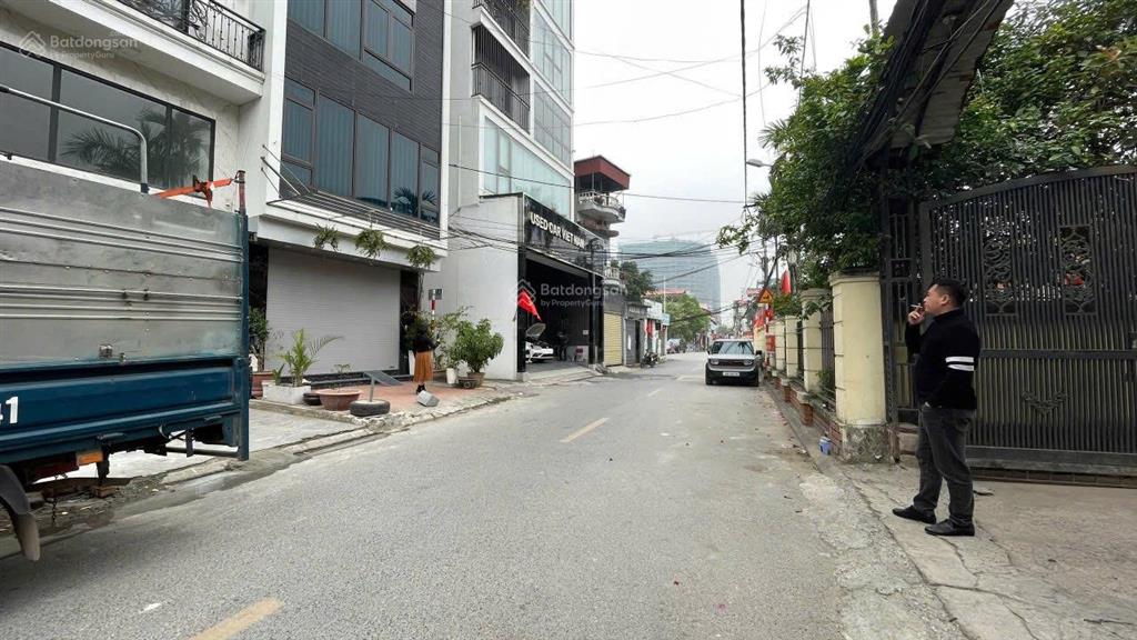 Bán nhà nguyễn sơn dt 80m2, 6 tầng thang máy mới xe ô tô 7 chỗ vào tịn nhà