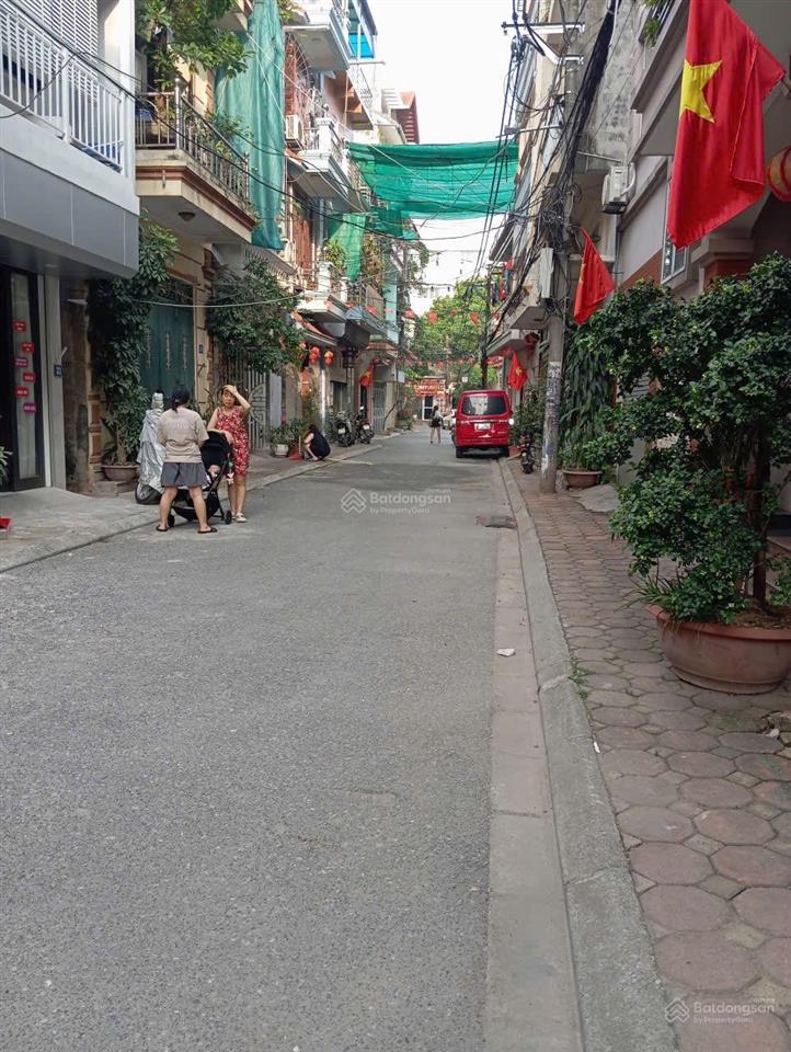 Bán nhà nguyễn sơn dt 80m2, 6 tầng thang máy mới xe ô tô 7 chỗ vào tịn nhà