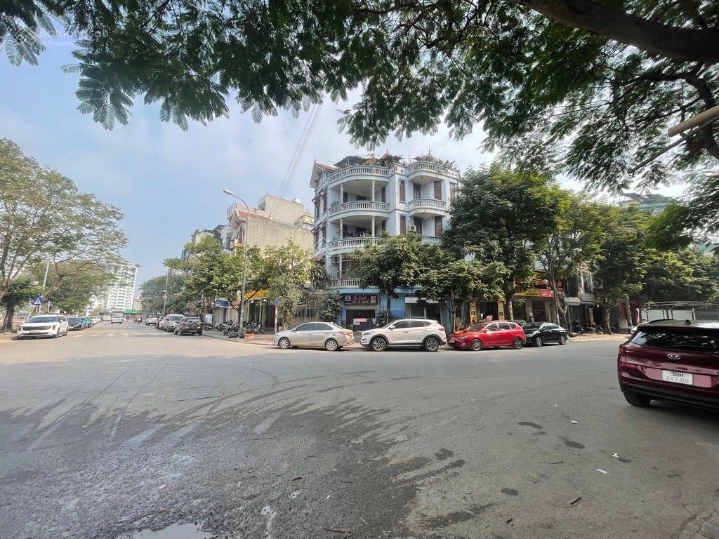 Bán mặt phố cổ linh 220m2, mt 15 mét, kinh doanh bất chấp vỉa hè rộng 5 mét giá 113 tỷ