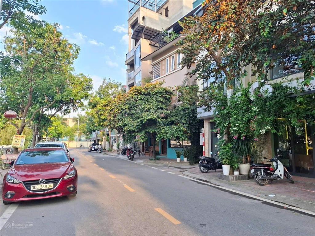 Bán đất diện tích rộng ngay hoàng minh đạo, dt 1.100 mét, mt 15 mét giá 220 tỷ vỉa hè, kinh doanh v