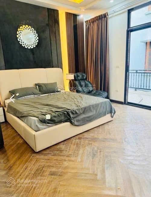 Bán nhà dt 60 mét, nhà mới về ở luôn, sau 1 ngõ ra phố ô tô tải tránh nhau, vài bước chân ra phố