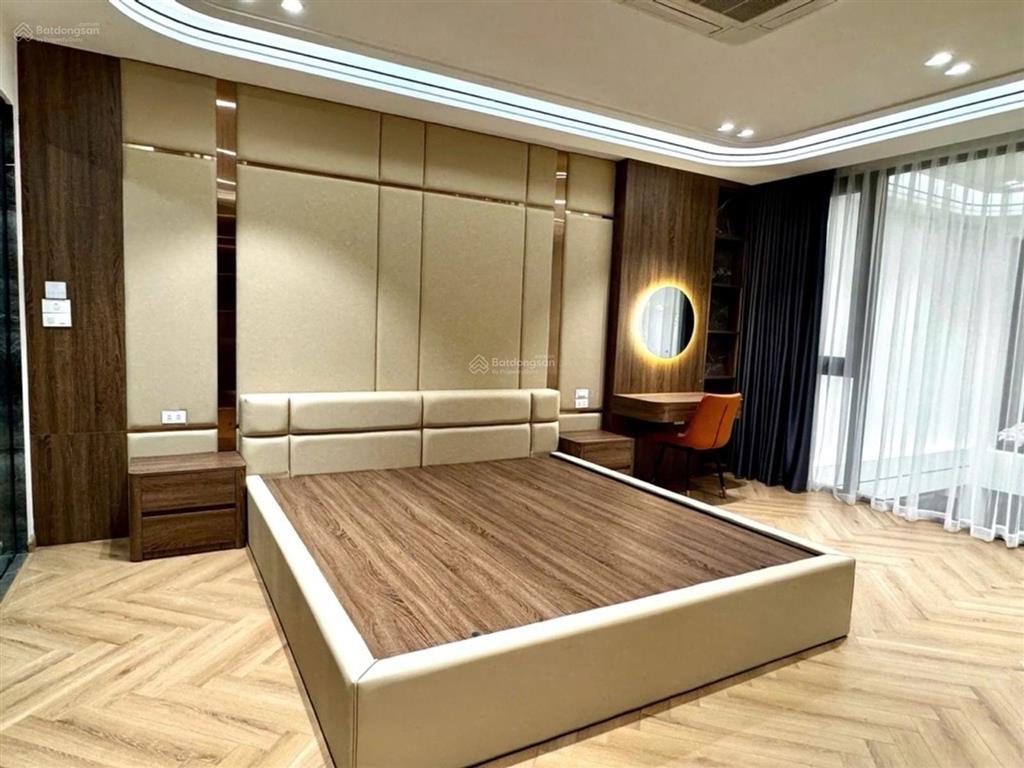Nhà hồng tiến, dt 55 mét, 6 tầng mới đẹp từng chi tiết