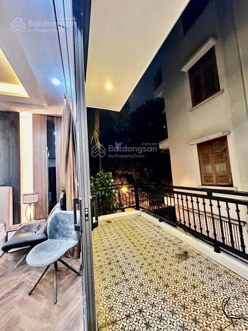 Chị họ e nhờ bán mảnh đất 52 mét, tặng nhà 2 tầng xây kiên cố, 3 thoáng vĩnh viễn, sau qh gần đường